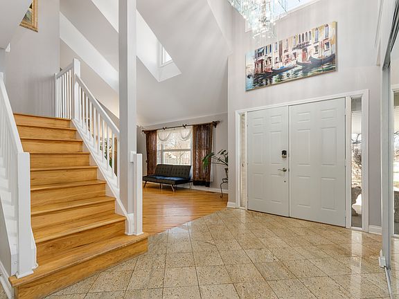 5th image of 155 Chapel Oaks Dr