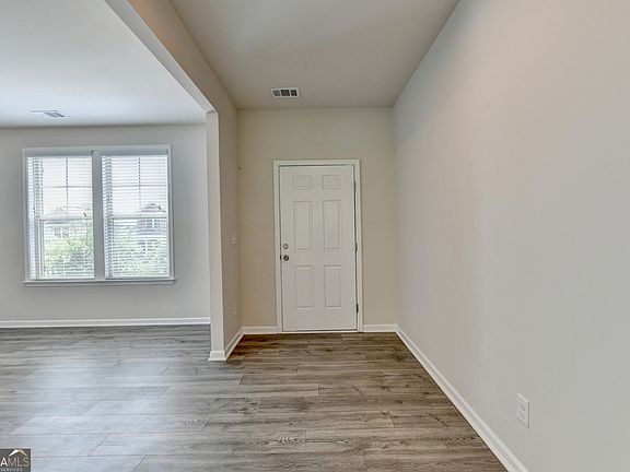 5th image of 638 Saffron Blvd