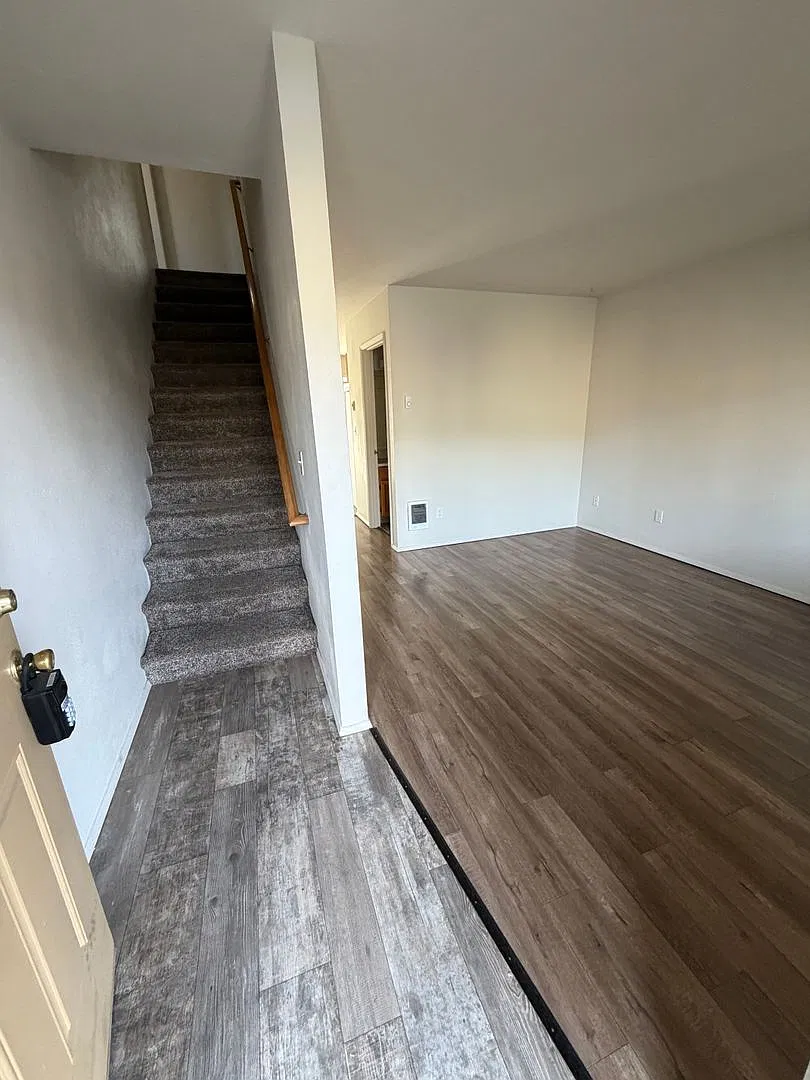 Rhea Timber Ave — Photo 3