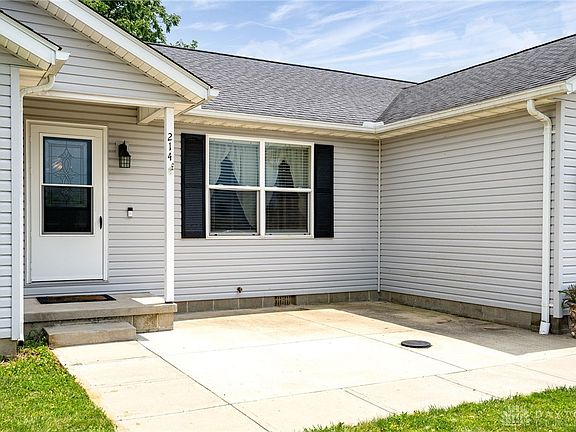 4th image of 214 Fence Row Ln