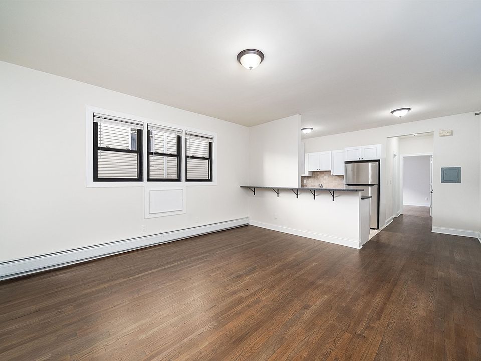 1st image of 119 Terrace Ave #5
