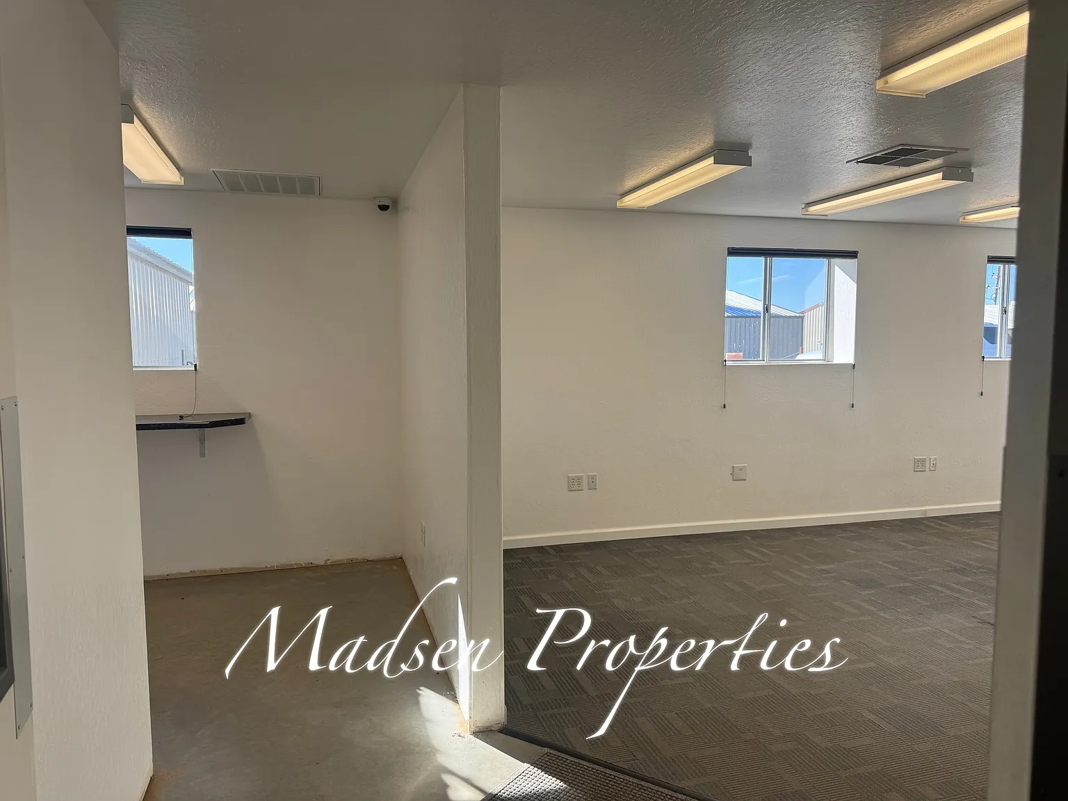 1115 East Ewald Court - A — Photo 3