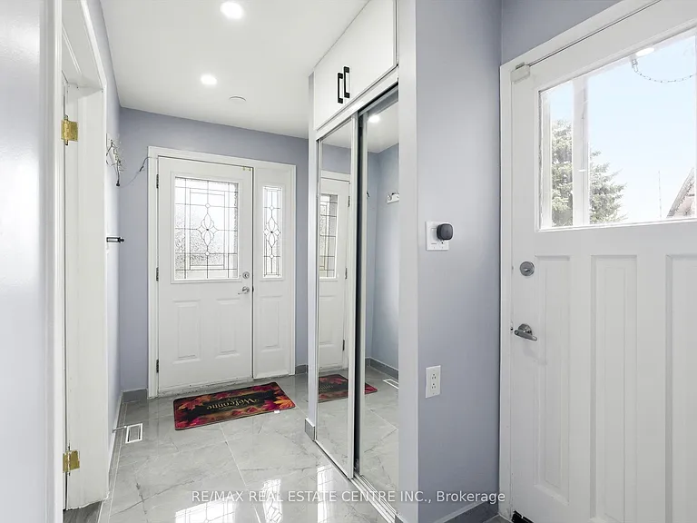 33 Garside Cres #MAIN — Photo 4