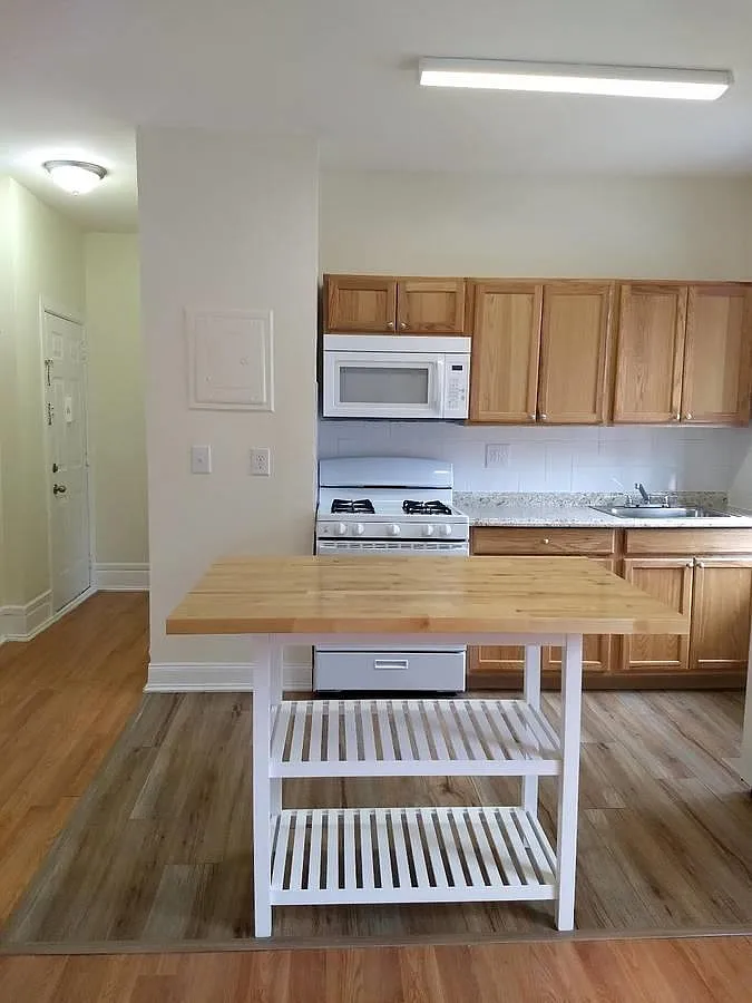 Fairmount Court — Photo 1
