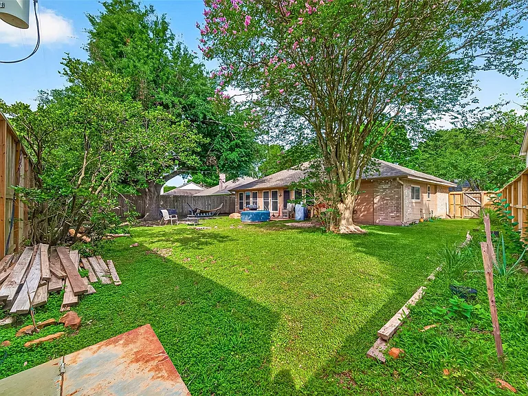 15343 Meadow Village Dr — Photo 19