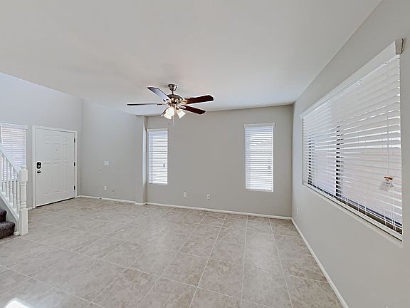 4th image of 388 E Melanie St