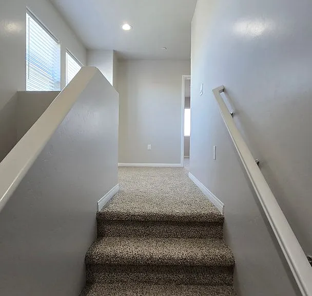 1837 Walnut Dr — Photo 7