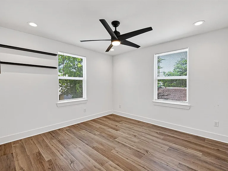 7314 Avenue L — Photo 16