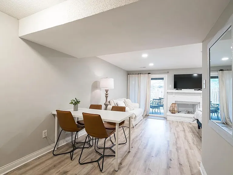 2028 Falling Brook Dr — Photo 27
