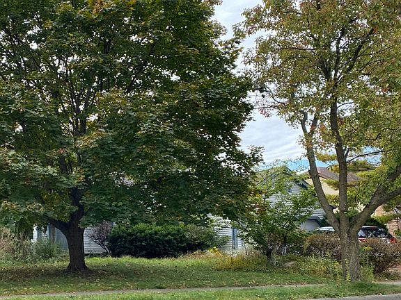 3rd image of 2041 Ramblewood Ave