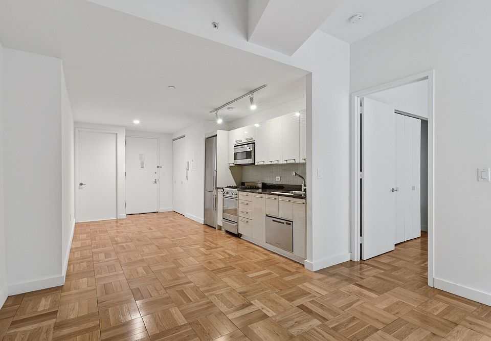 1st image of 20 Exchange Pl APT 621