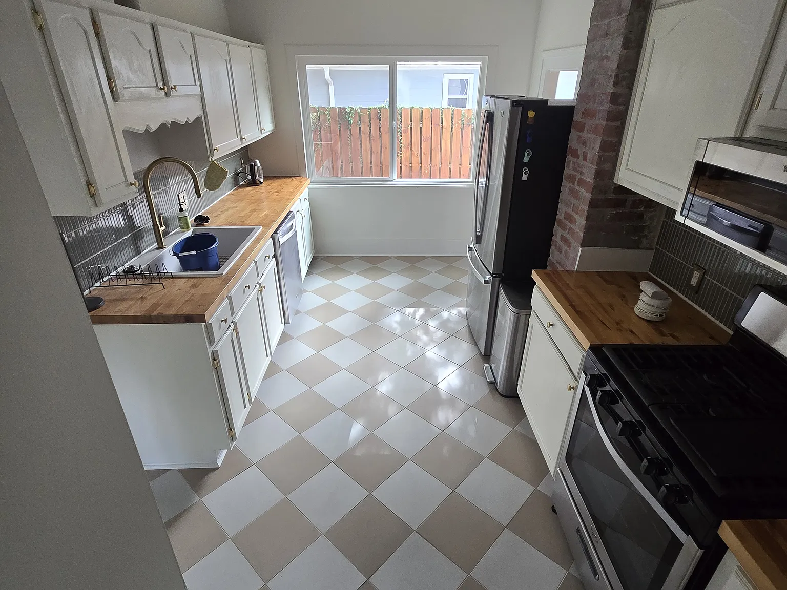 2 bed, 1128 sqft, $2,000 — Photo 4