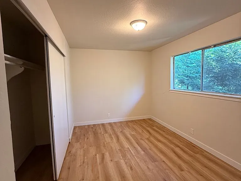 750 B St #1-16 — Photo 4