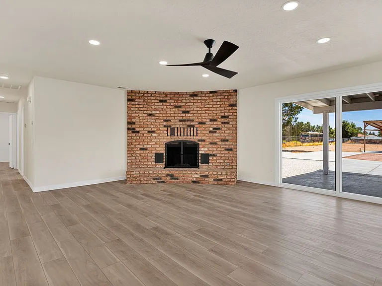 15262 El Centro Rd — Photo 8