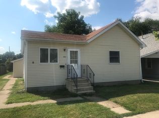 305 S Lott Blvd, Gibson City, IL 60936