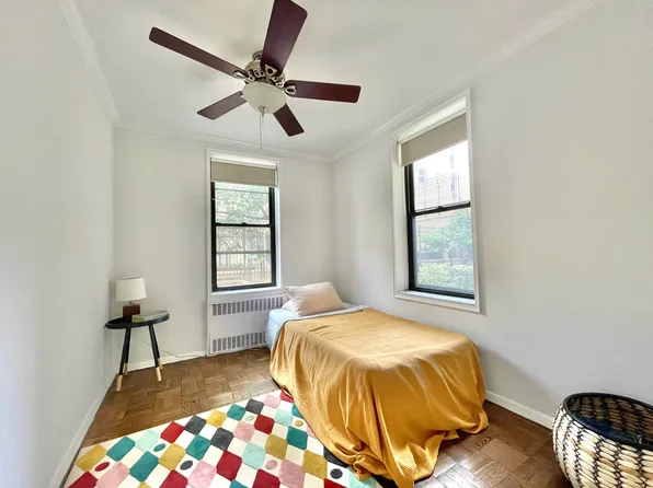 30 East 9th Street 1D image 3 of 6