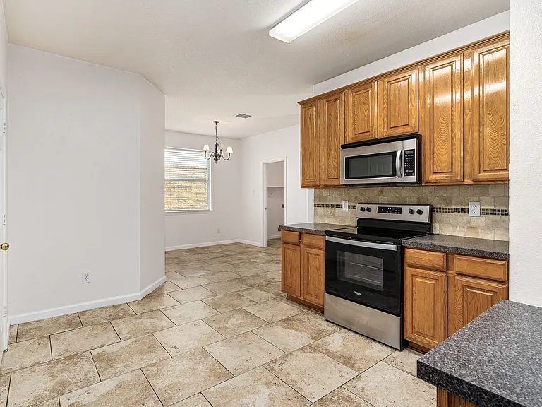 9001 Belvedere Dr — Photo 3