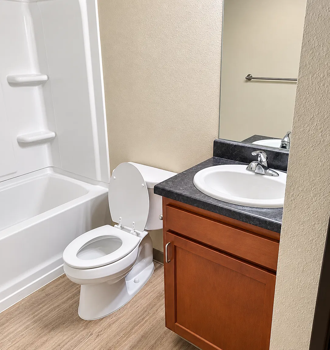 Boardman Lake Apartments — Photo 3