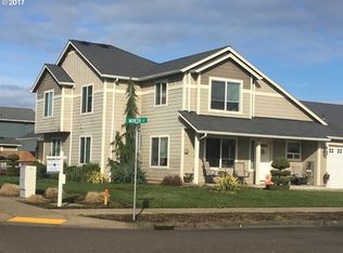 715 North Ct, Woodburn, OR 97071