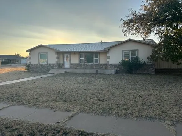 202 Texas Ave, Levelland, TX 79336