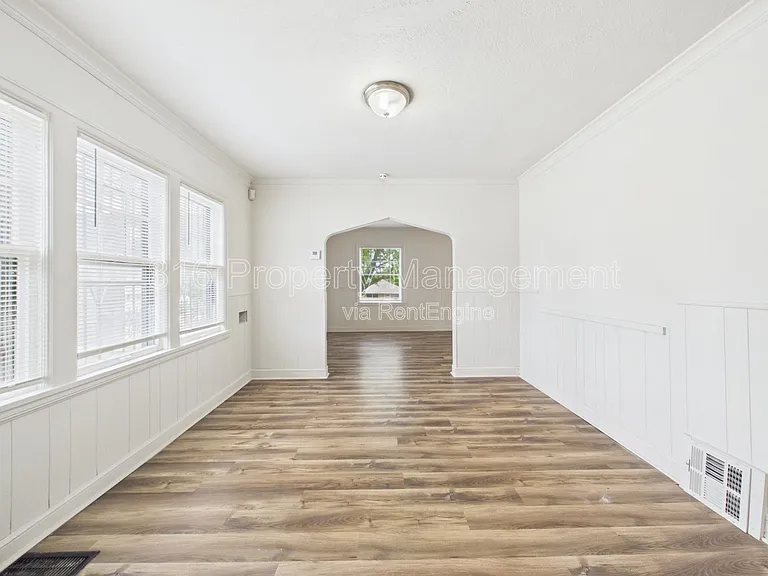 5100 Brooklyn Ave — Photo 25