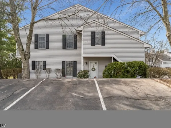 183 Milkweed Ct, Readington Twp., NJ 08887