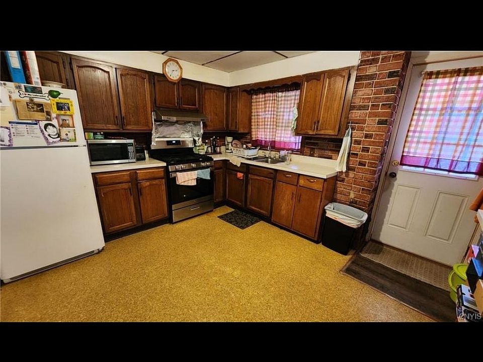 2nd image of 40 Elizabeth St