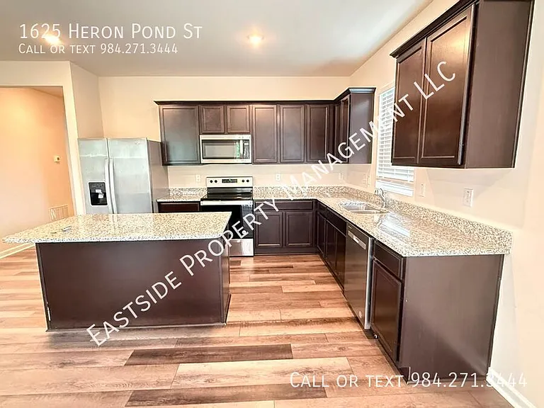 1625 Heron Pond St — Photo 3