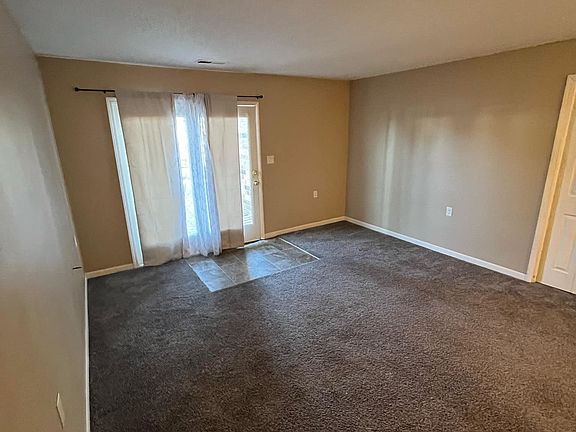 3rd image of 3 27th St Unit 105