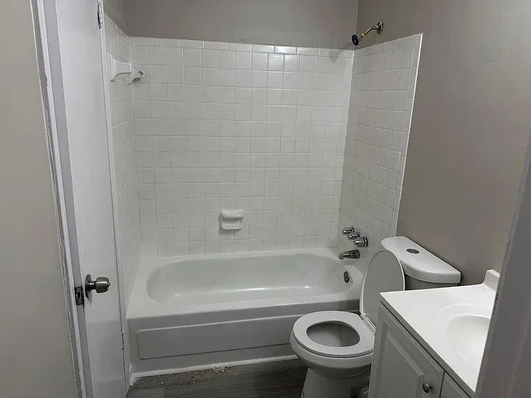 9023 Homewood Dr — Photo 4