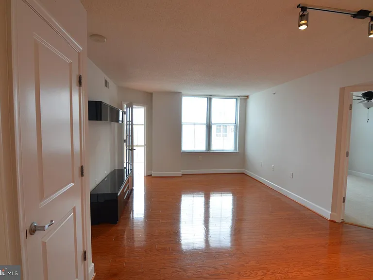 11800 Sunset Hills Rd #1102 — Photo 4