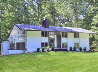 1160 Smith Ridge Rd, New Canaan, CT 06840