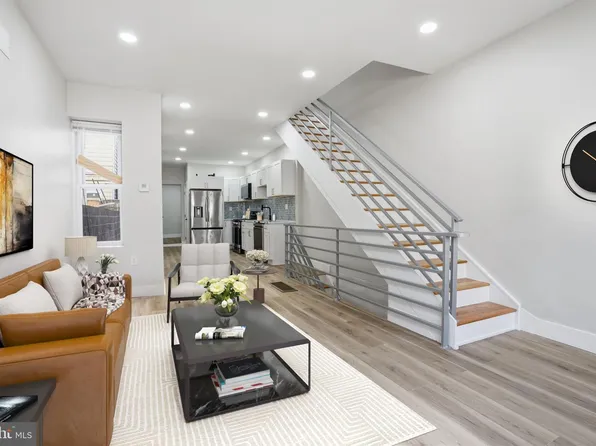 2443 S Franklin St, Philadelphia, PA 19148