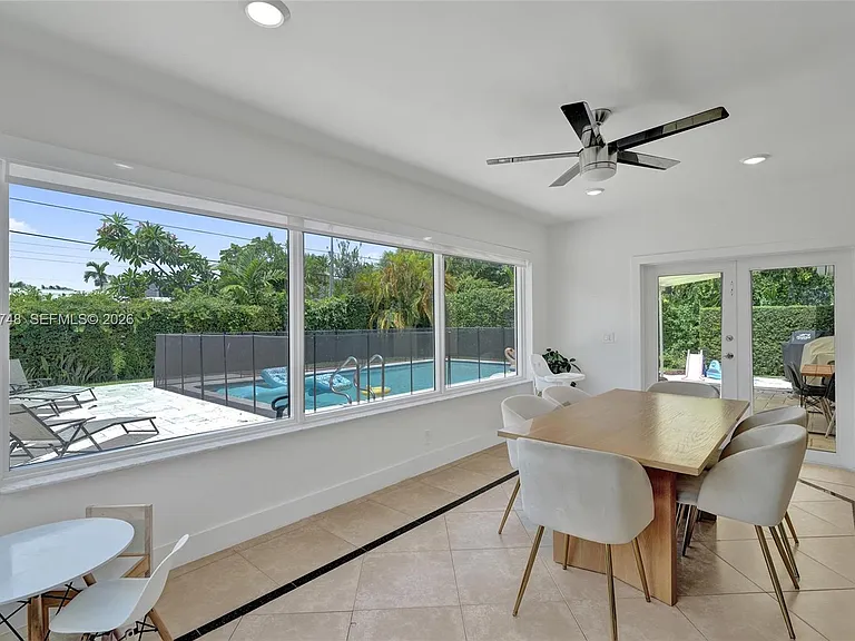 2025 Alamanda Dr — Photo 12