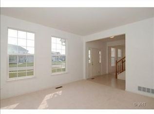 918 Limerick Ln, McHenry, IL 60050