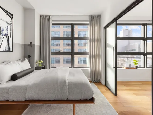 547 West 47th Street image 10 of 36