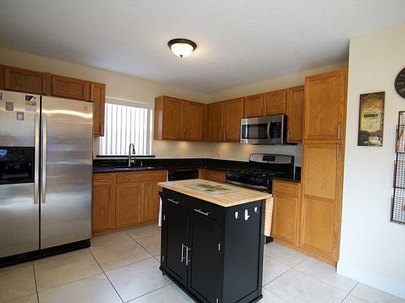 3rd image of 3141 Huntwicke Blvd