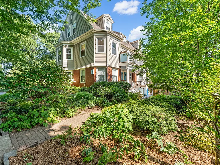58 Forest St — Photo 4