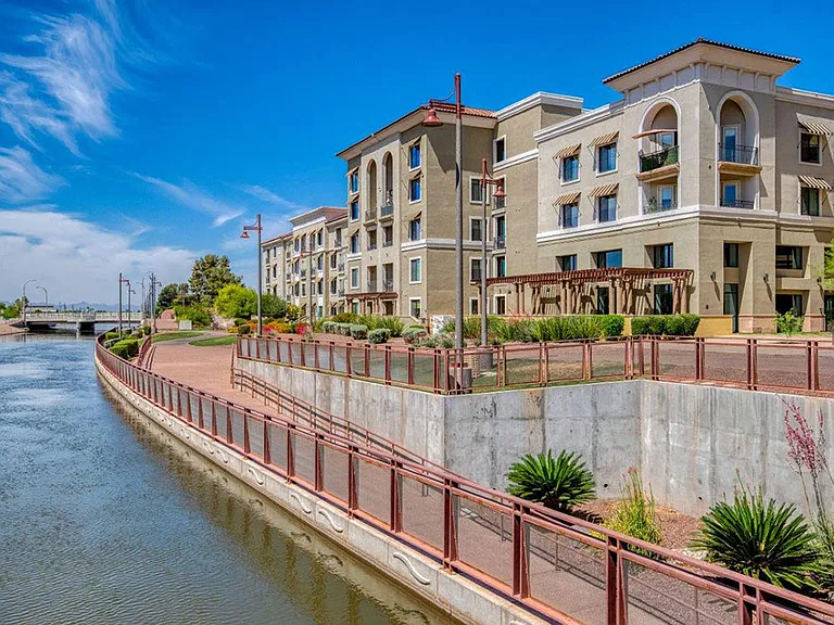 Broadstone Waterfront — Photo 2