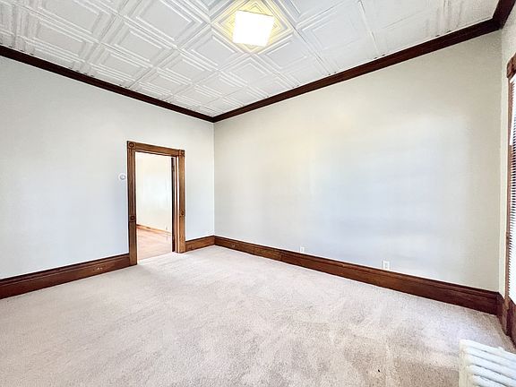 4th image of 749 Parker Ave