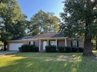 125 Robertson Dr, Leesburg, GA 31763