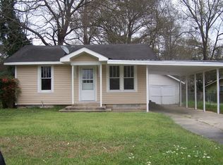 906 Park Ave, Columbia, MS 39429