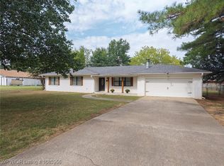204 Bowlin Dr, Poteau, OK 74953
