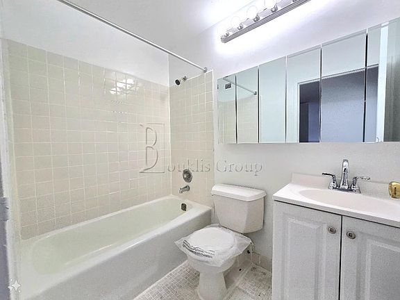 3rd image of 140-16 34th Ave #1012