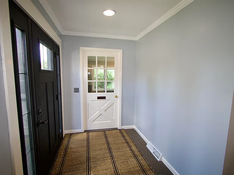 123 N Jackson St — Photo 11