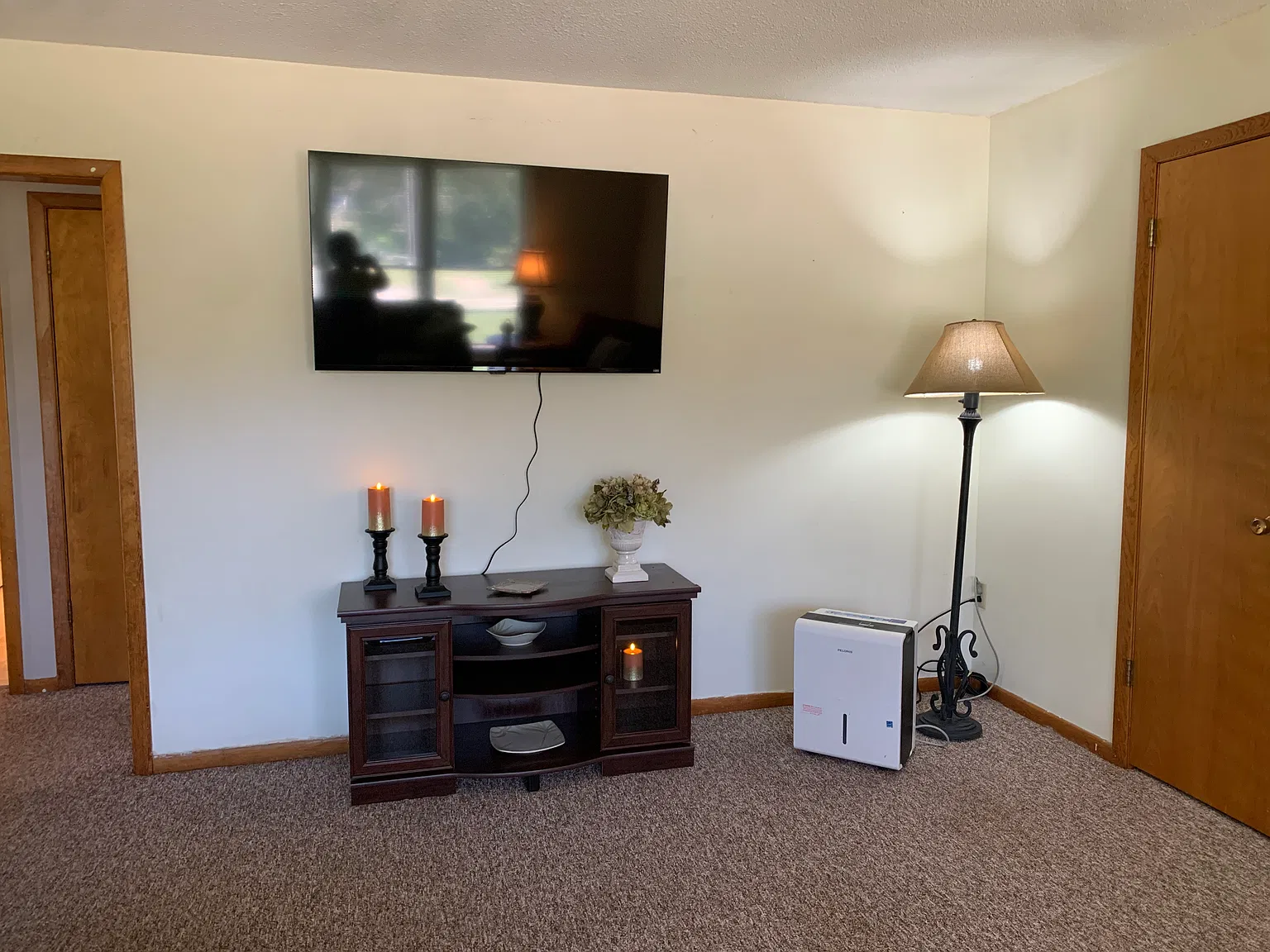 2 bed, 1100 sqft, $2,400 — Photo 3