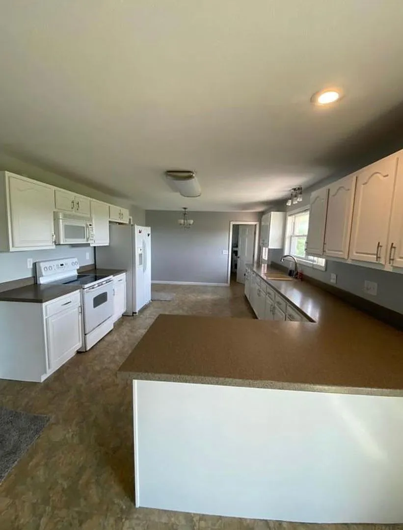 6 Acres! Delta Schools! — Photo 2
