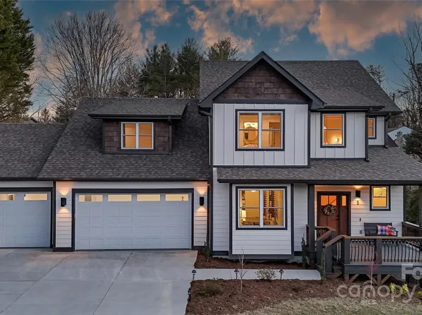 5 Pine Spring Dr, Asheville, NC 28805