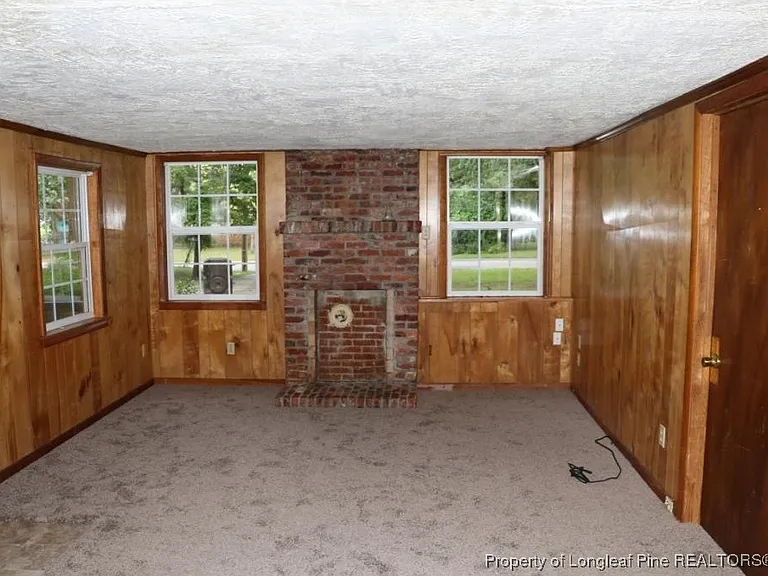 1003 James St — Photo 3