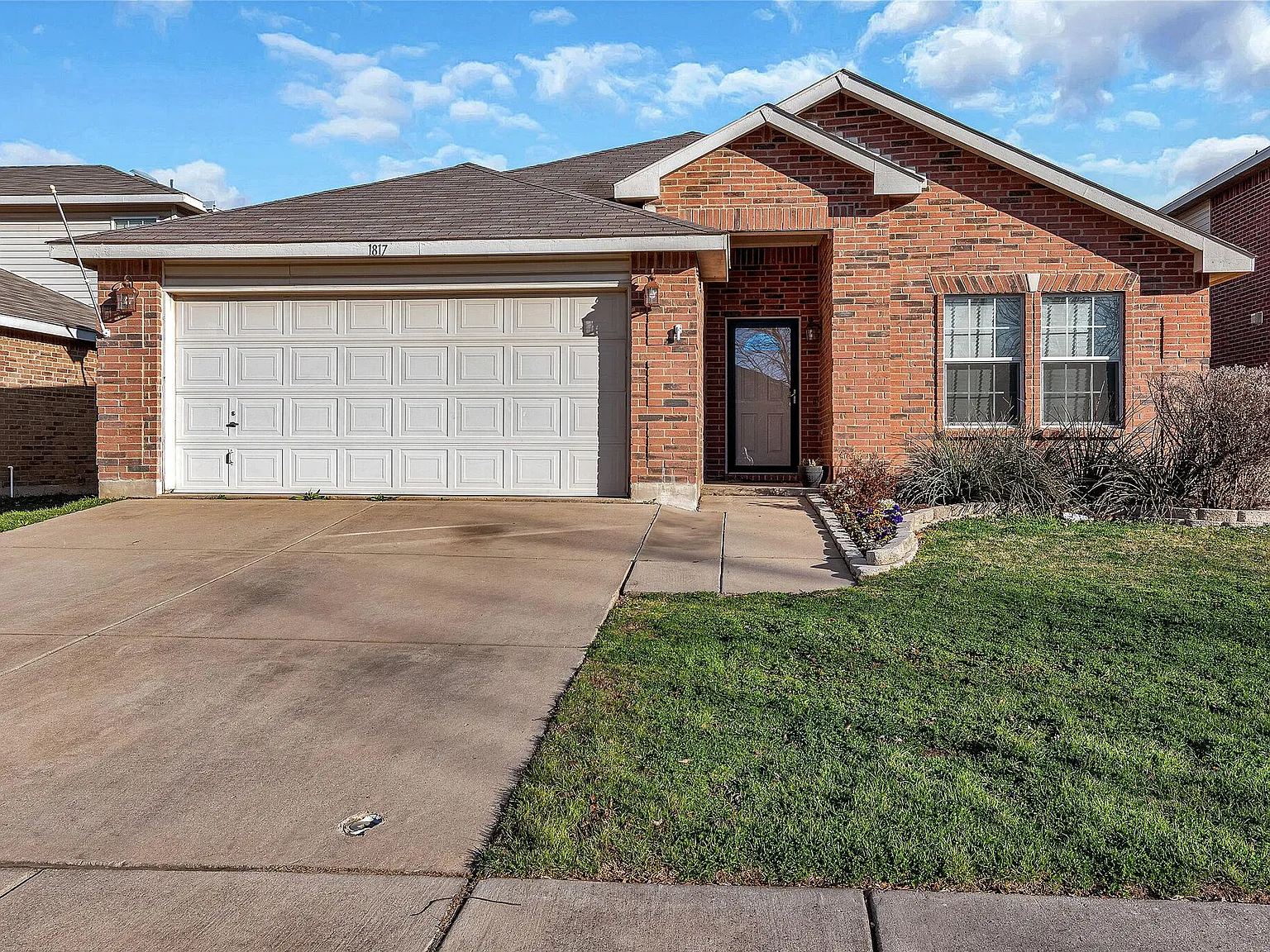 3 bed, 1647 sqft, $2,095 — Photo 1